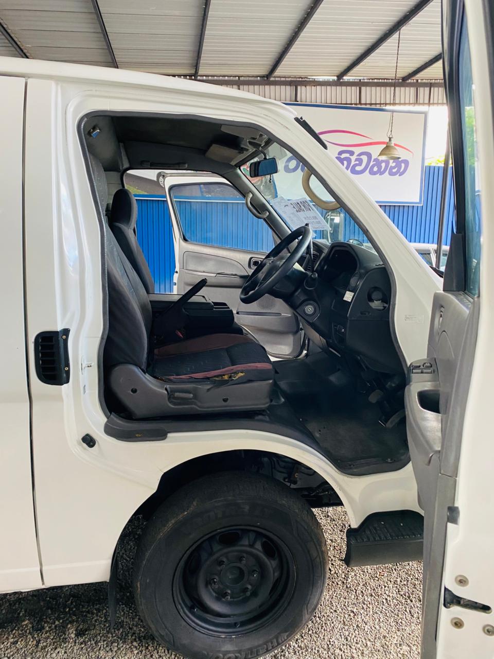 2006 VAN FOR SALE