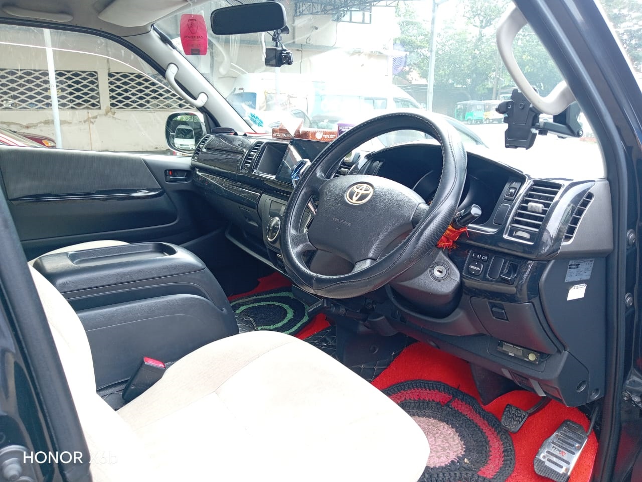 2011 VAN FOR SALE