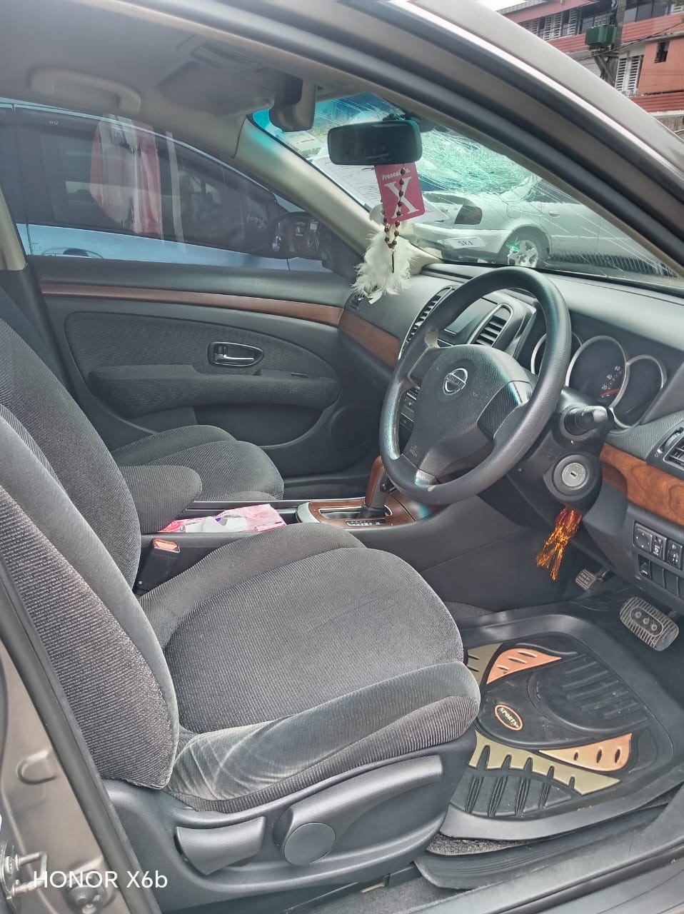 2010 CAR FOR SALE
