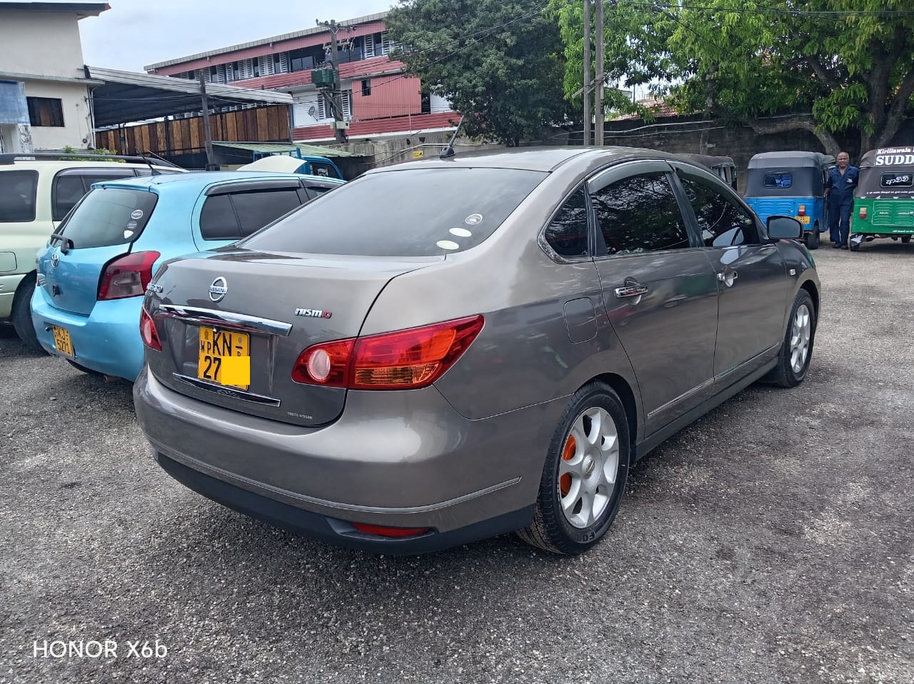 2010 CAR FOR SALE